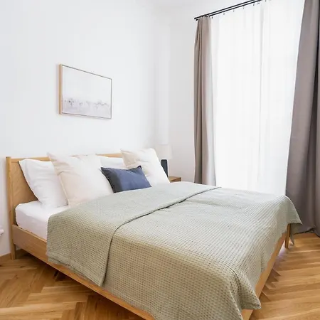 Days - One-bedroom With Netflix And Balcony In Vinohrady *