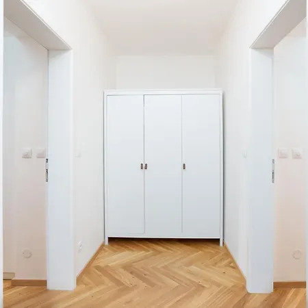 Apartament Days - One-bedroom With Netflix And Balcony In Vinohrady