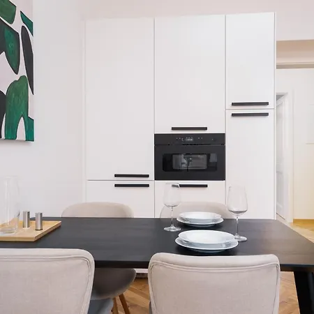 Days - One-bedroom With Netflix And Balcony In Vinohrady Apartament *
