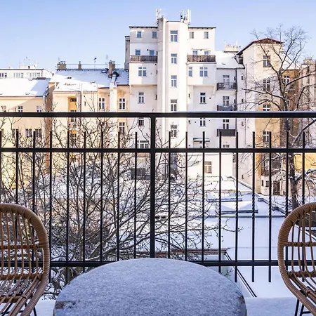 Days - Bright Flat - Small Balcony - Quiet Area Apartment Prague
