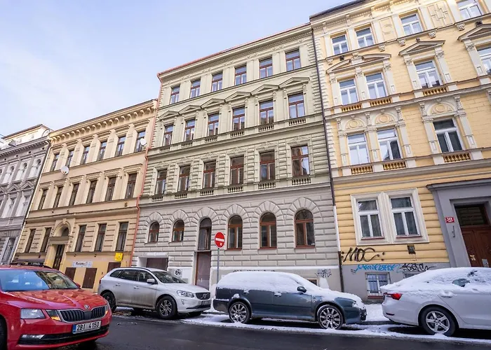Days - One-bedroom With Netflix And Balcony In Vinohrady *